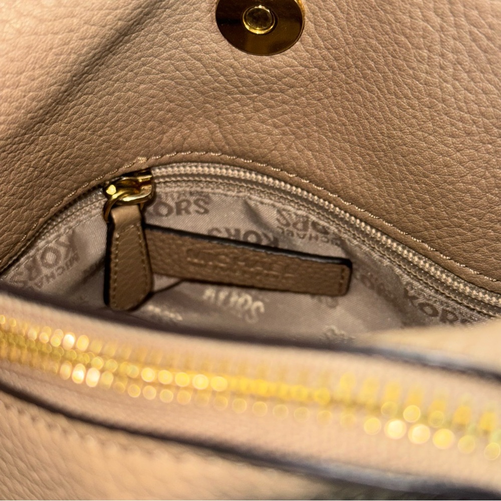 Michael Kors Lea Shoulder Bag Asymmetrical Zip 3 Compartment Tan Leather - Picture 12 of 16